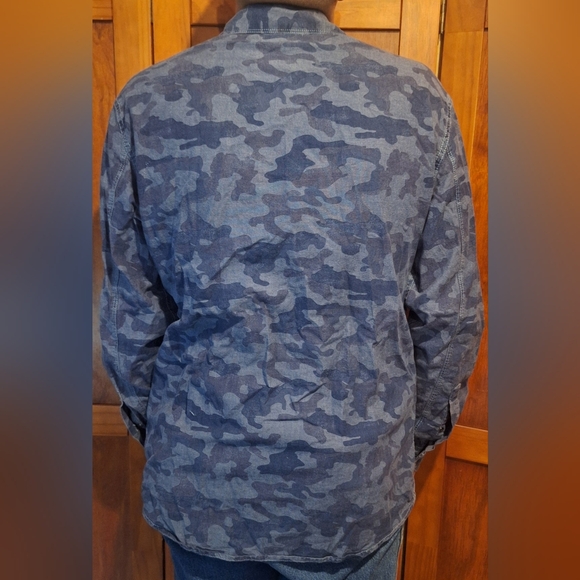 ROCK & REPUBLIC long sleeve button-down shirt. Size M - Picture 2 of 9